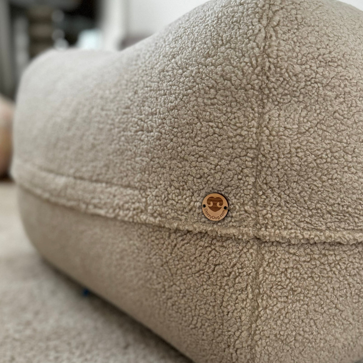 Bouclé-Bezug für Poufet DreamPad in Beige – Nahaufnahme Stoff
