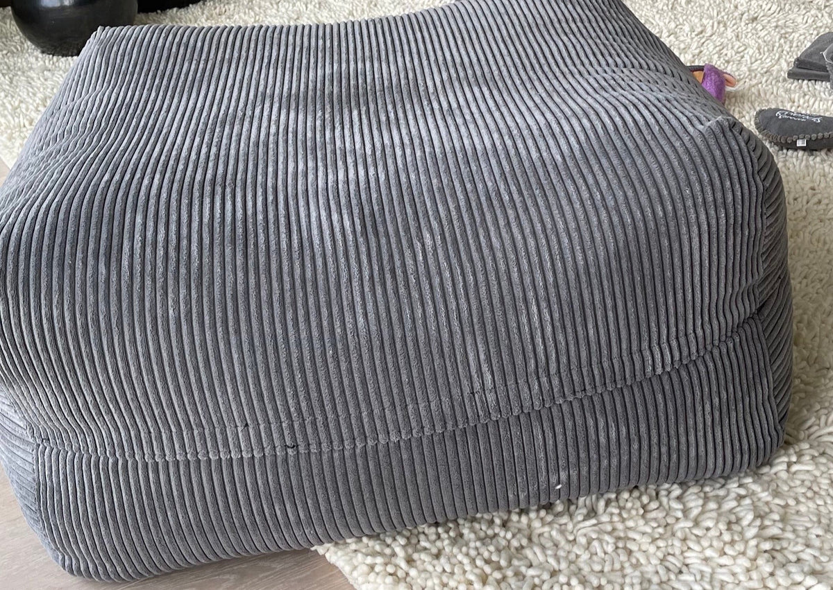 Dozzy Pouf Hundebett Breitcord Dunkelgrau – elegantes Anthrazit, strapazierfähiger Cord-Bezug, DozzyDog