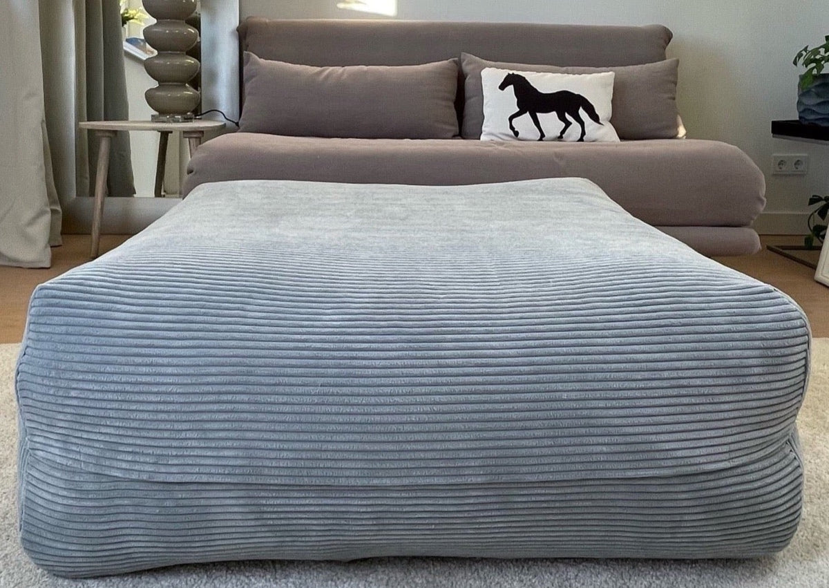 Poufet Pouf Breitcord Hellgrau von oben – Hundebett mit Memory-Schaum Füllung
